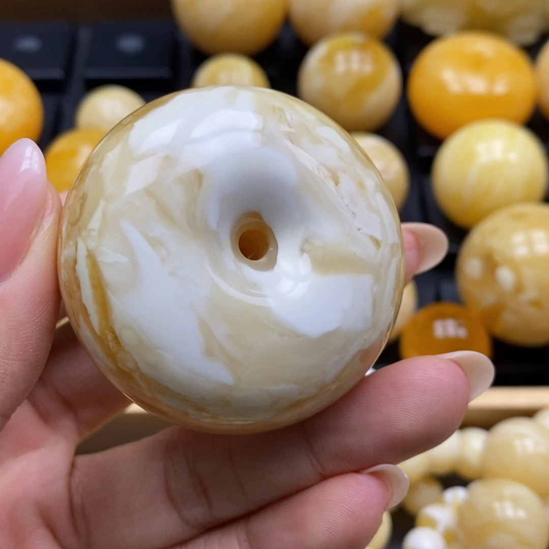 蜜蜡未镶嵌珠宝奇石不****?
