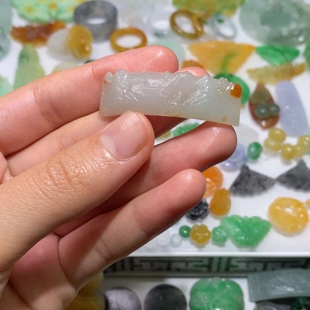 定制翡翠未镶嵌手牌