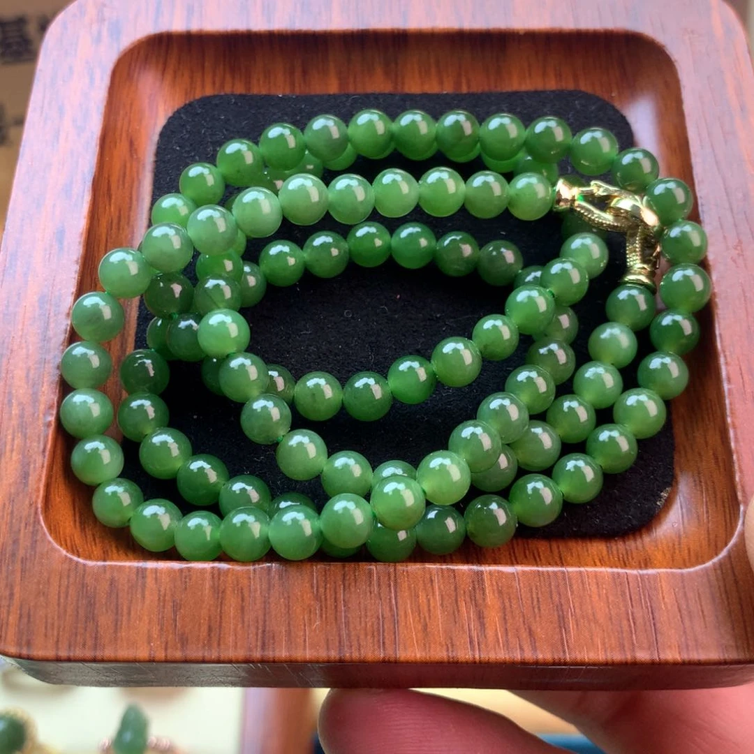 和田玉颈饰未镶嵌碧玉卡6阳绿