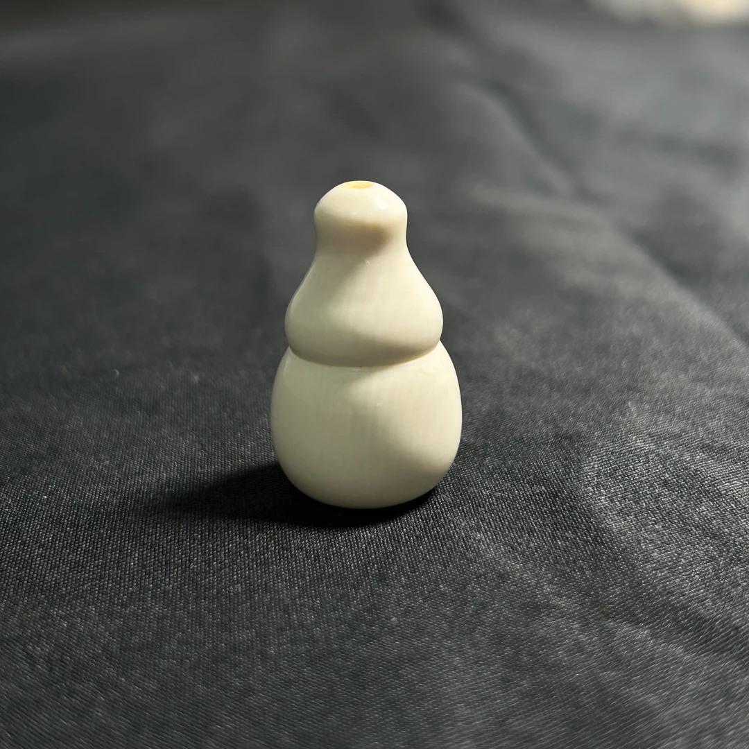 J121633 只做天然猛犸牙 葫芦 高28.5x宽17mm