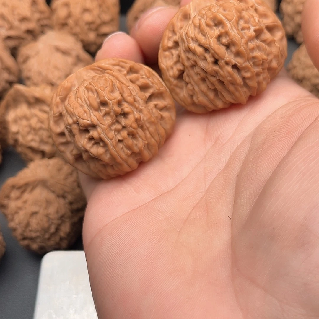 文玩核桃吊坠哇****o四座楼