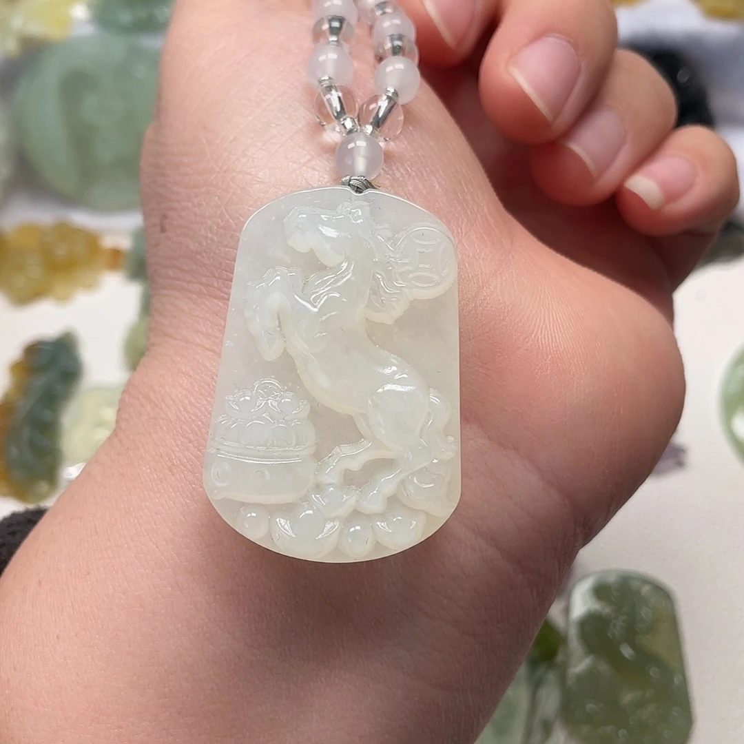 蛇纹石玉未镶嵌颈饰