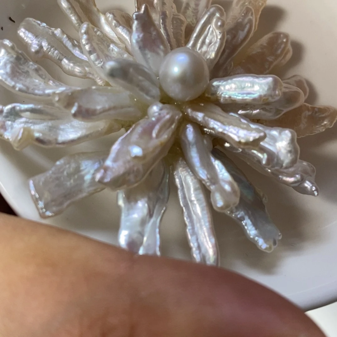 宇***女合金淡水珍珠胸花