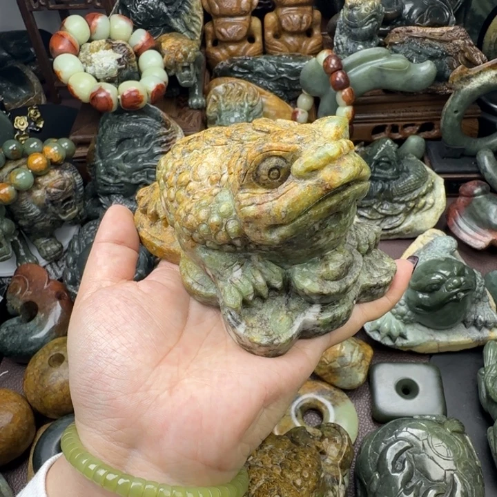 透闪石质玉未镶嵌珠宝奇石