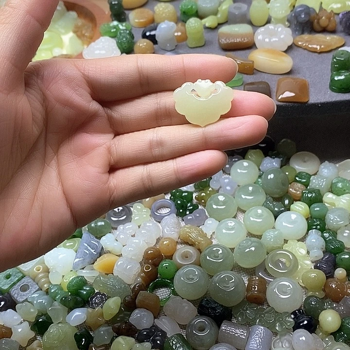未镶嵌和田玉挂件锁