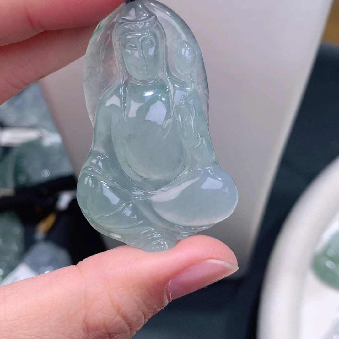 颈饰18K金镶嵌翡翠高冰薄荷绿素衣观音