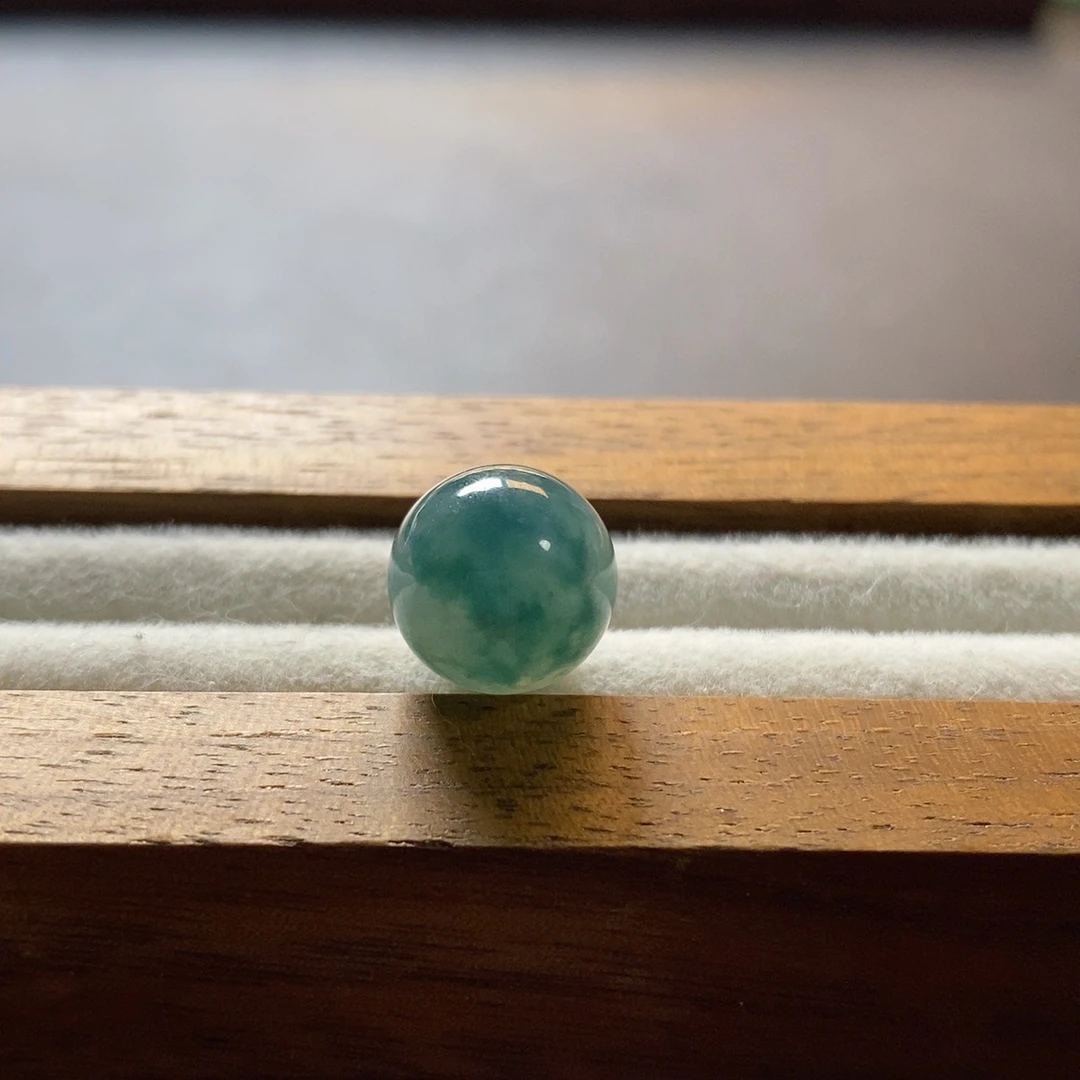 天然缅甸翡翠A货-冰蓝飘花圆珠 卡10.5