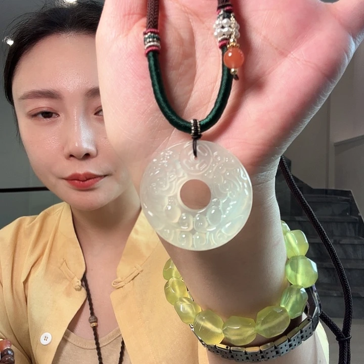 马***板未镶嵌蛇纹石玉颈饰