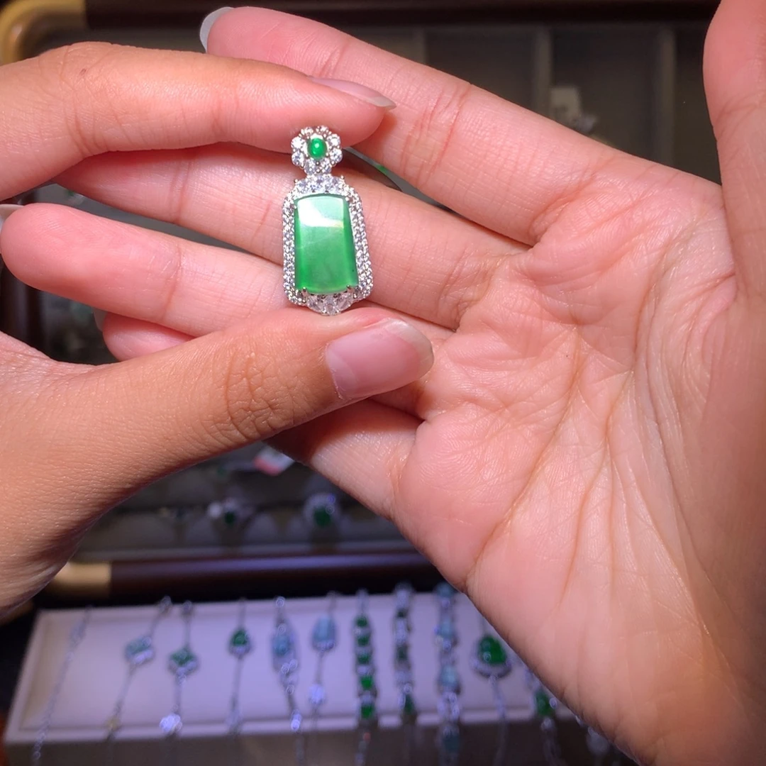 翡翠未镶嵌吊坠(不含链)吊坠