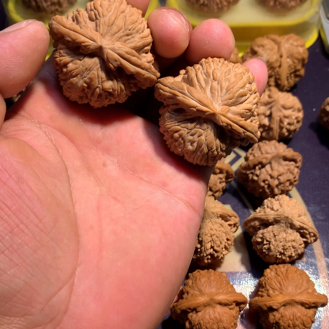 吊坠文玩核桃闷白47