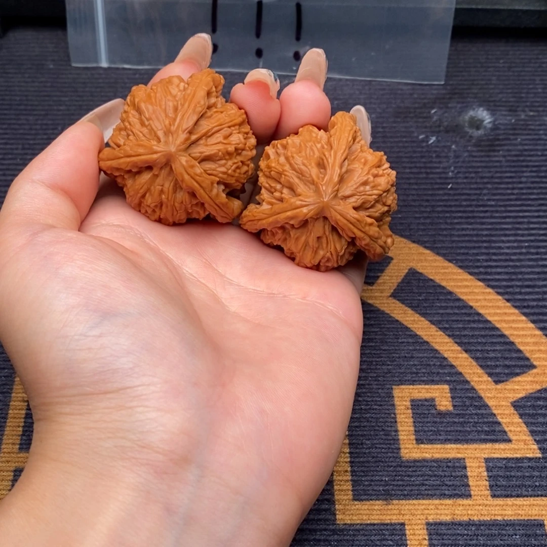 开***气吊坠文玩核桃白狮子