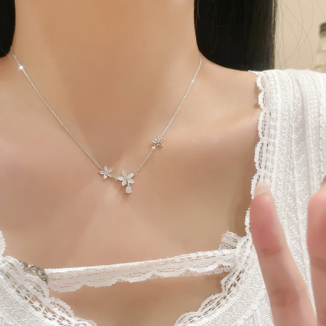 铜项链 韩版时尚甜美百搭镶钻花朵吊坠项链女小众简约轻奢锁骨链