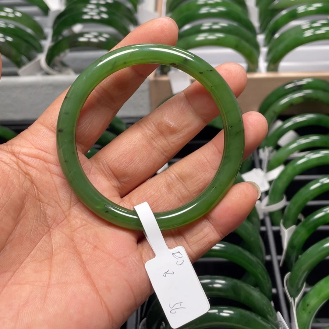 和田玉（碧玉）未镶嵌手镯瑕疵款特漏