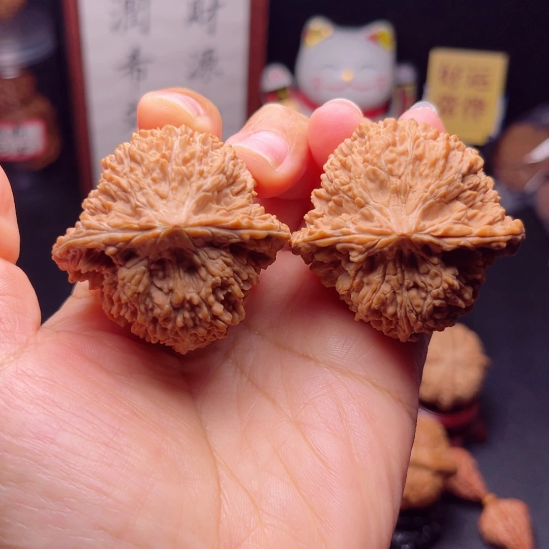 慵****文玩核桃吊坠全品大尺满天星