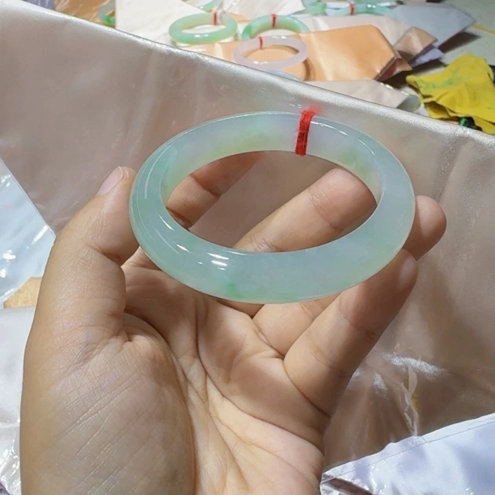 未镶嵌手镯翡翠52.4