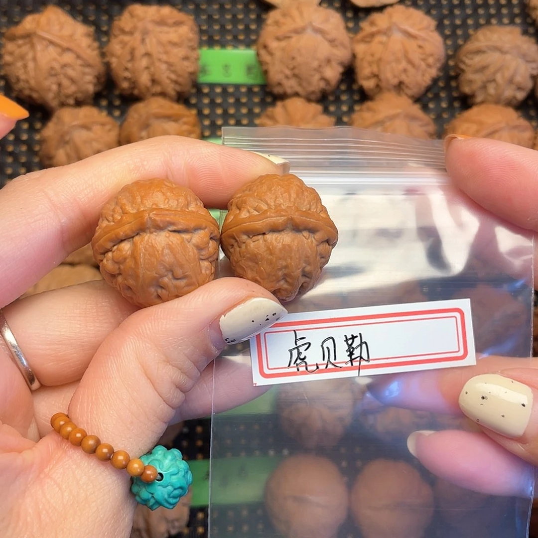 文玩核桃吊坠虎*勒25尺全品小肉包