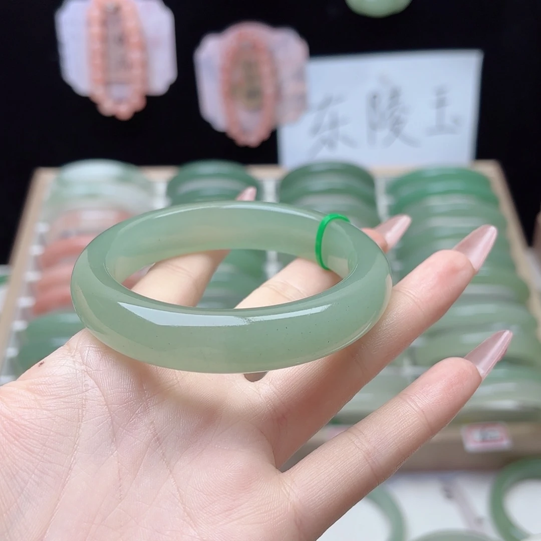 石英质玉未镶嵌手镯60