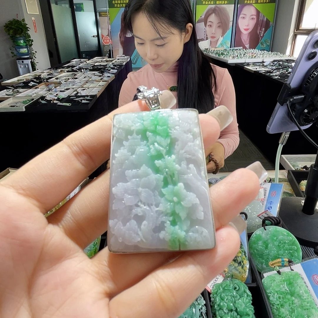 颈饰未镶嵌翡翠一