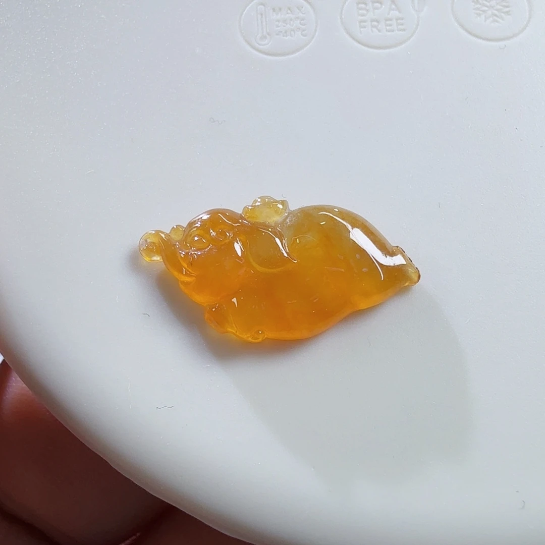 翡翠未镶嵌颈饰裸石