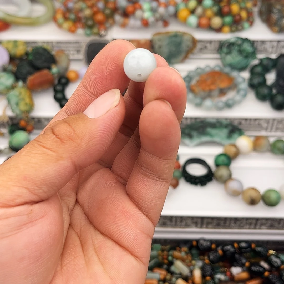 散珠翡翠是**吖翡翠珠子