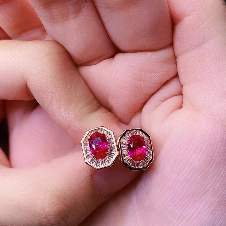 银S925镶嵌红宝石耳饰