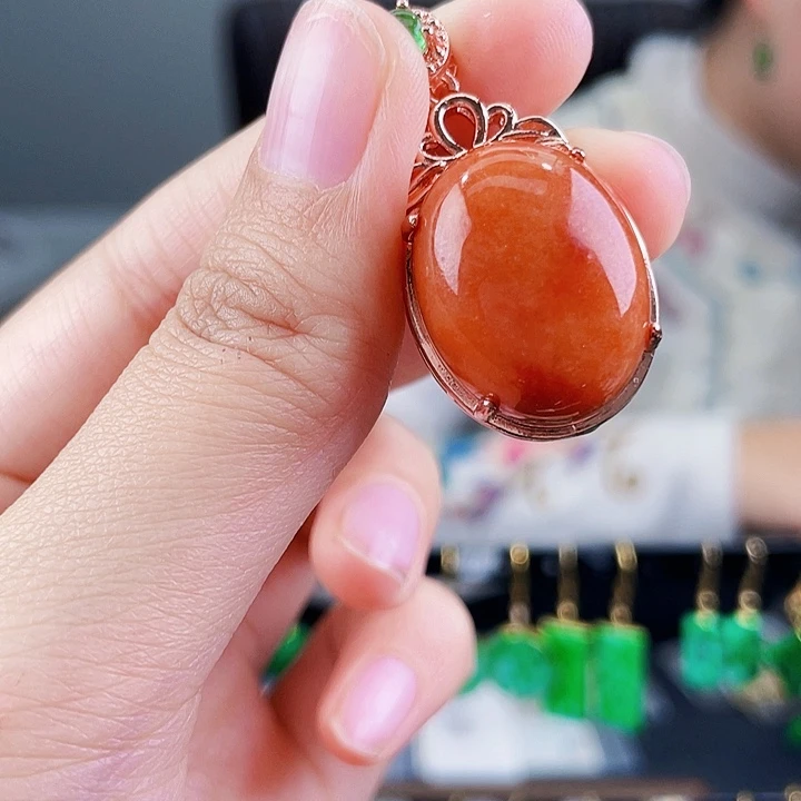 翡翠颈饰未镶嵌饰品