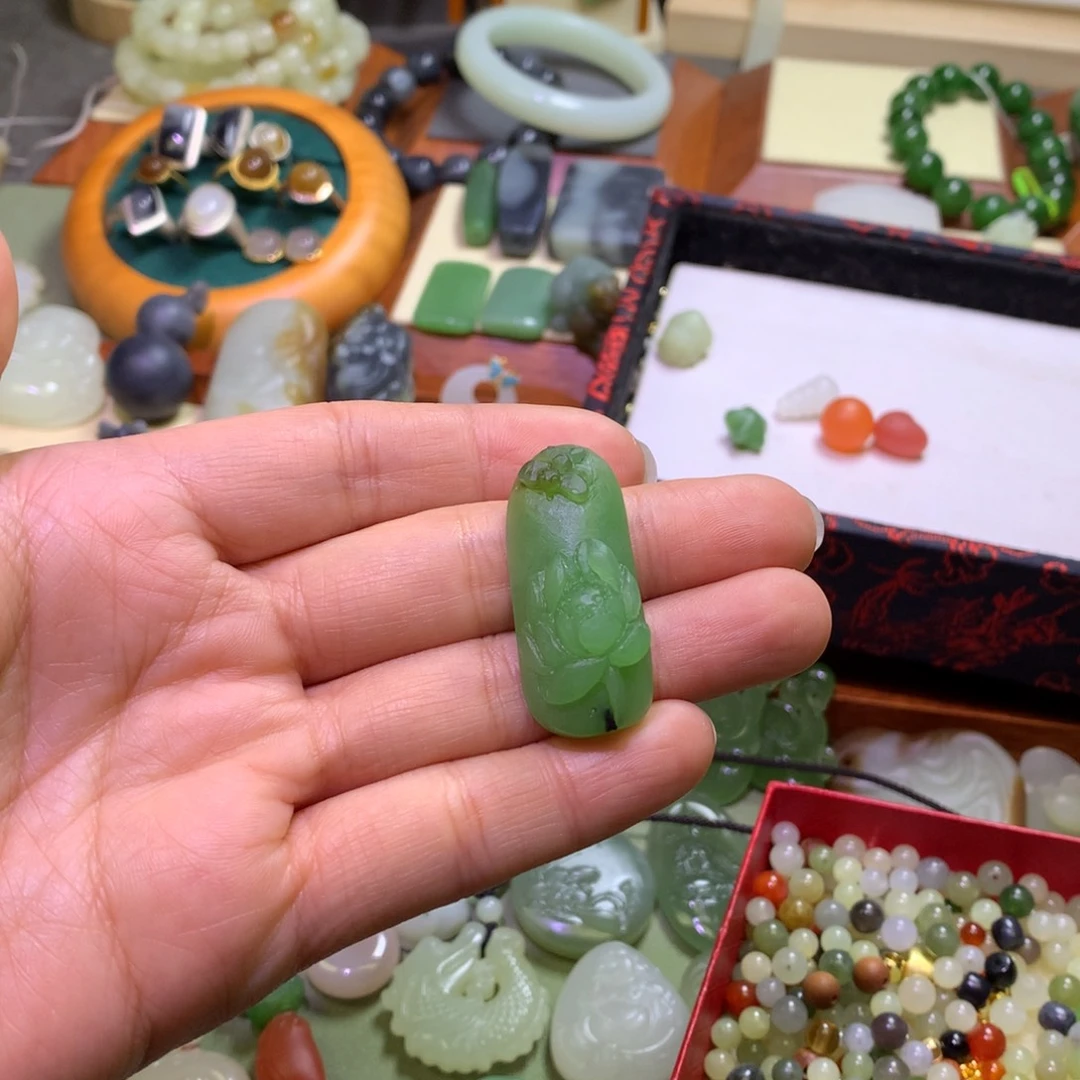 和田玉颈饰未镶嵌?****定制