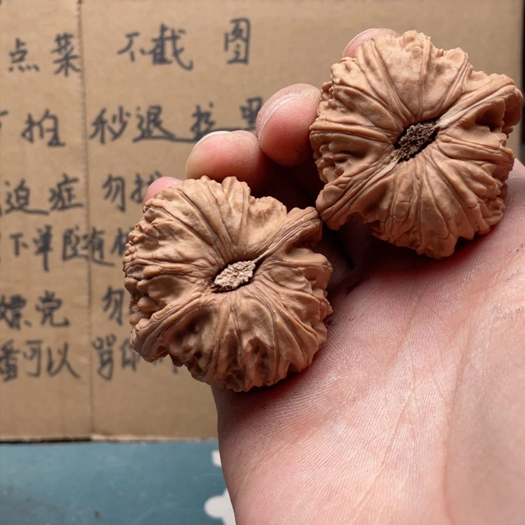 文玩核桃吊坠林***头白狮子