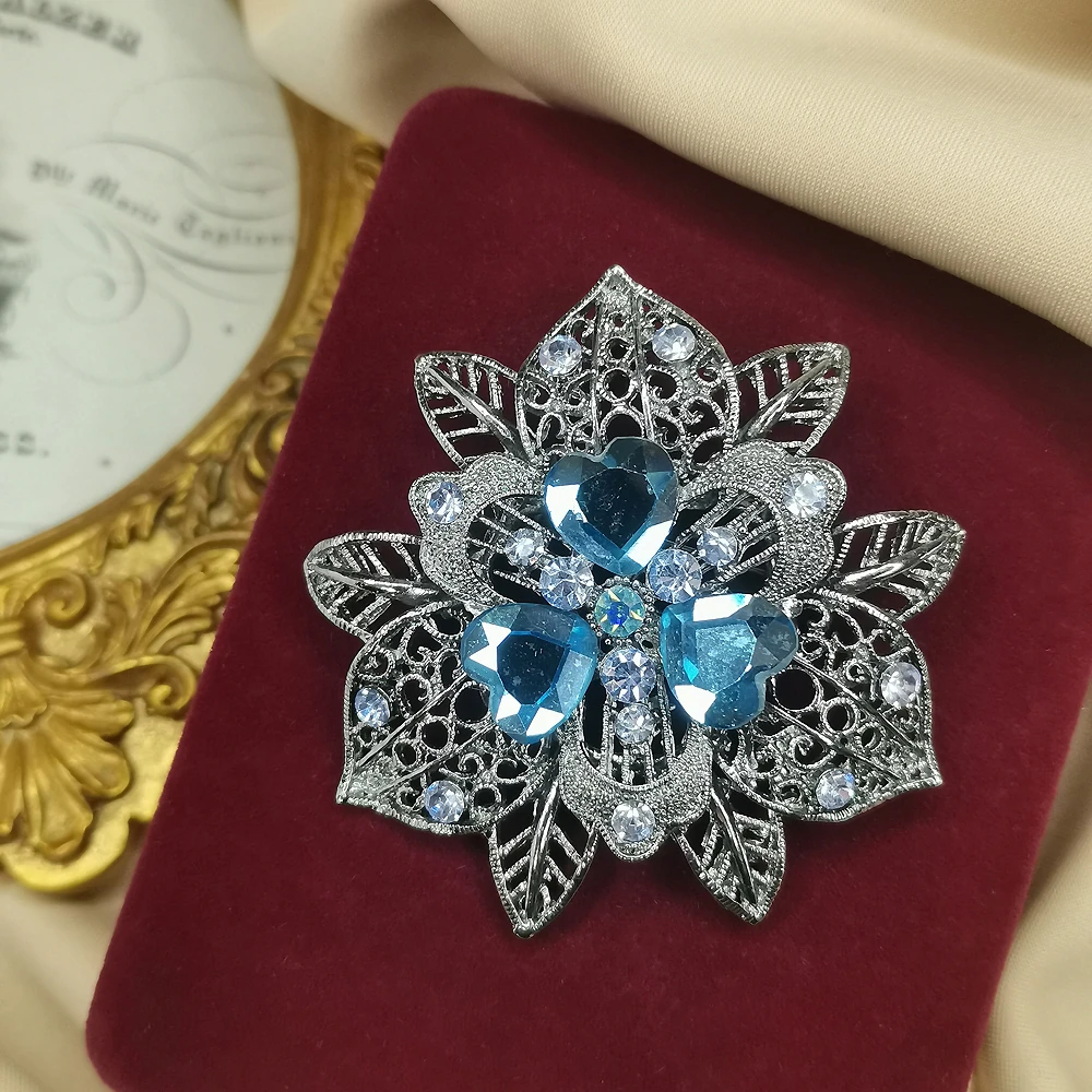 银蓝镂空团花胸针[2501151-004]