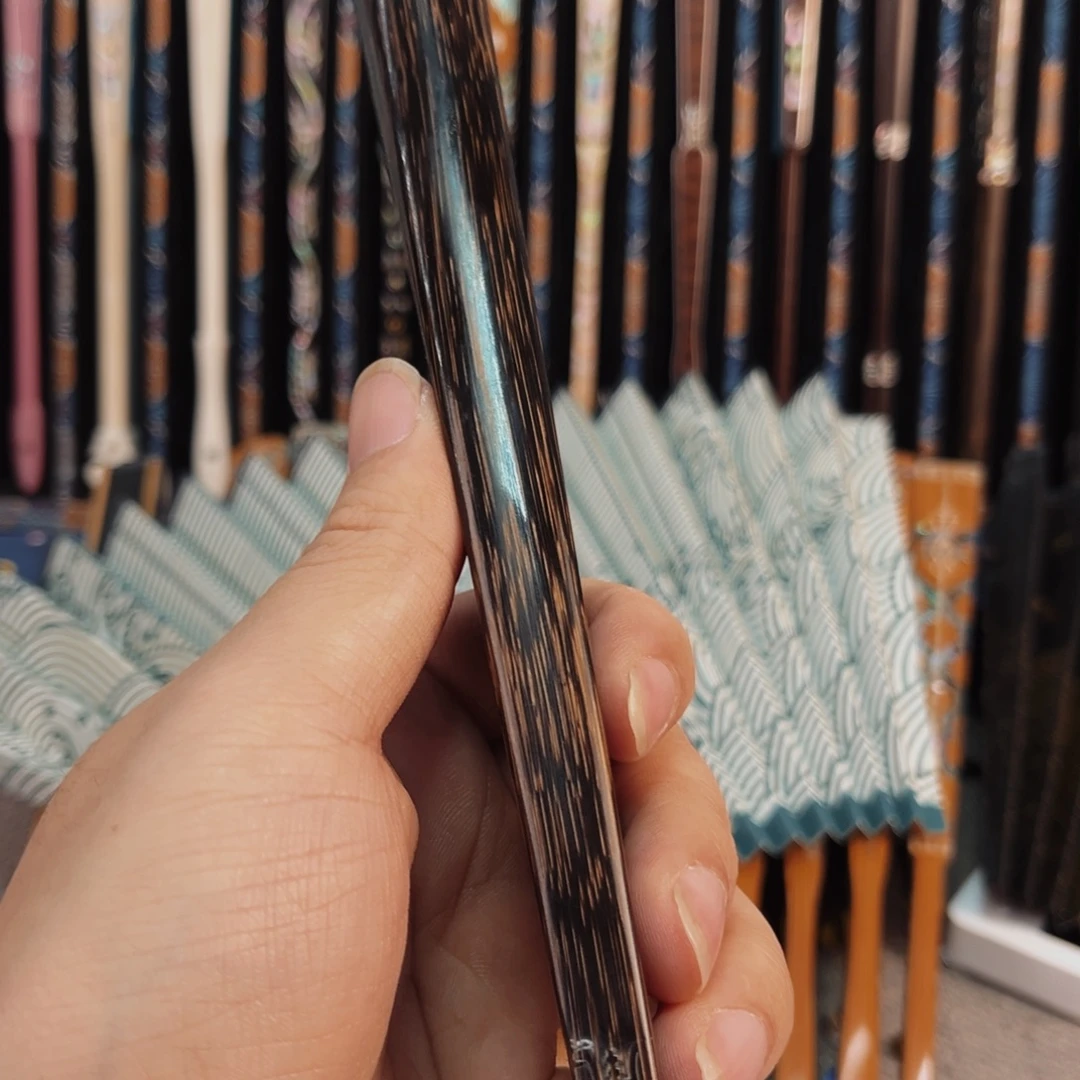 沈***利扇子纯手工制作工艺精湛