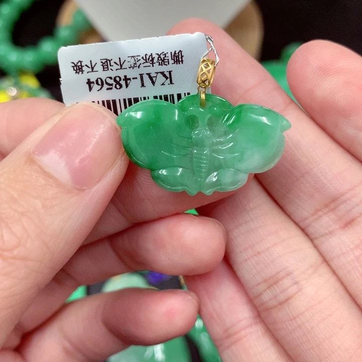 颈饰18K金镶嵌翡翠