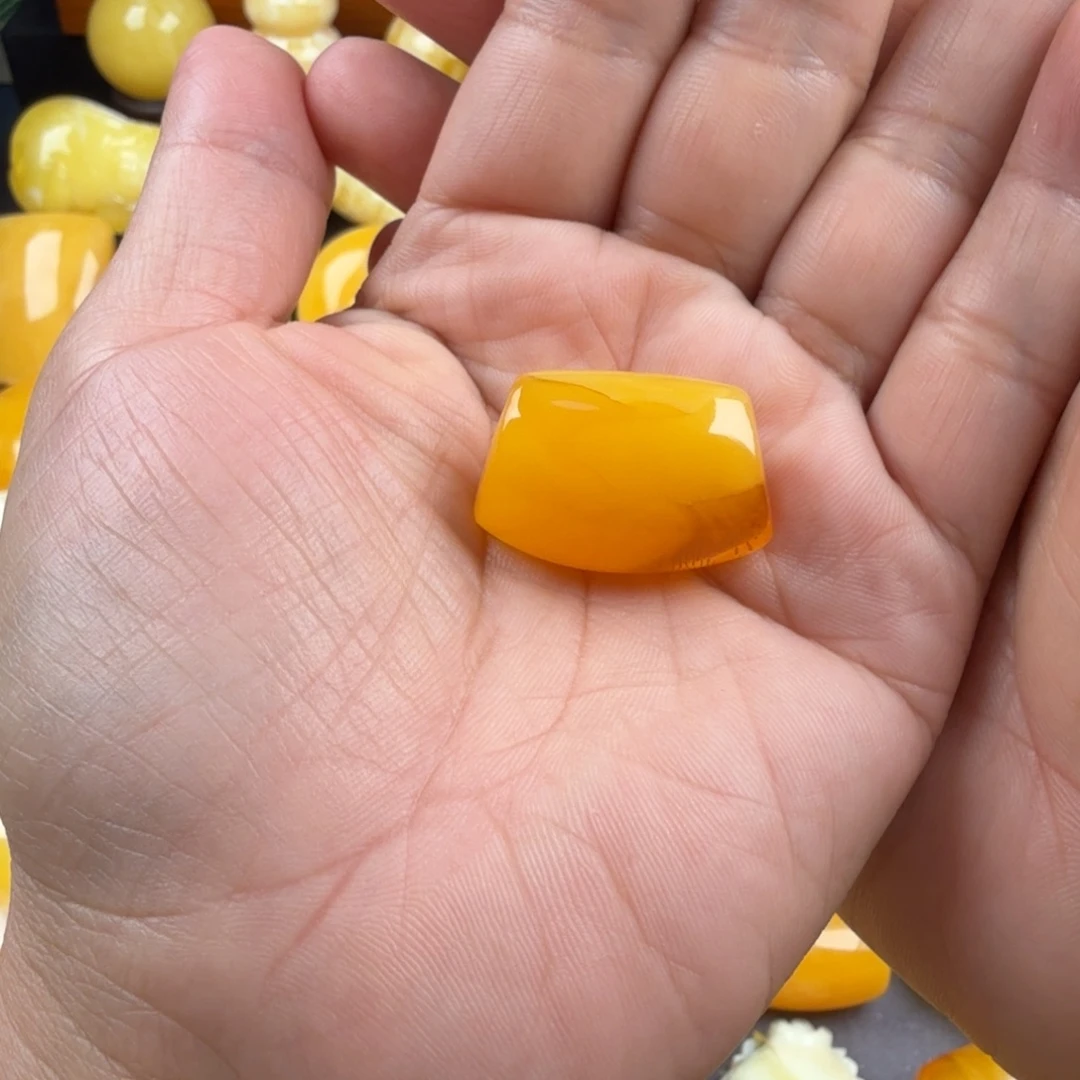 琥珀未镶嵌颈饰纯天然琥珀蜜蜡