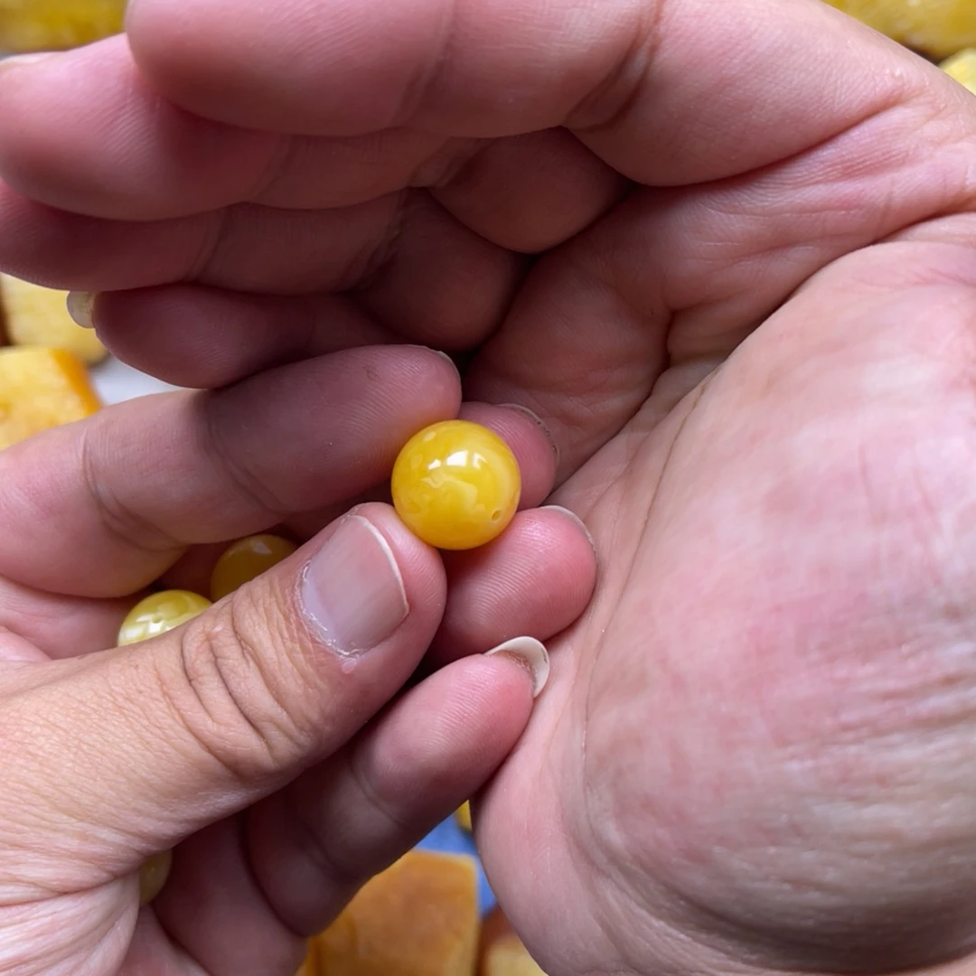 蜜蜡裸石未镶嵌酒**生珠子