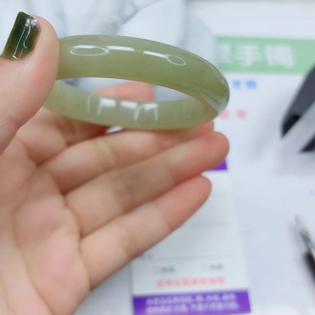石英质玉未镶嵌手镯38/5455