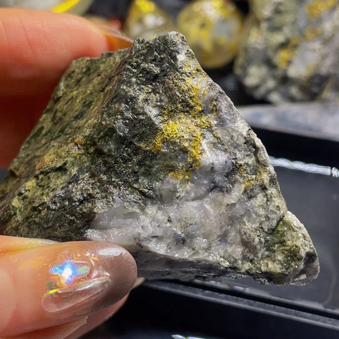 金属雪**光雪70g金达莱天然矿标