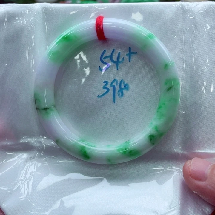 翡翠手镯未镶嵌翡翠