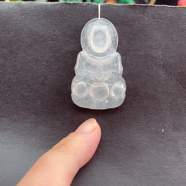 颈饰未镶嵌石英质玉