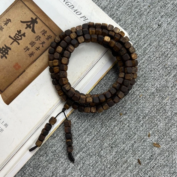 【宠粉好货】F003沉香奇楠板头方糖珠长串多样性发货一条