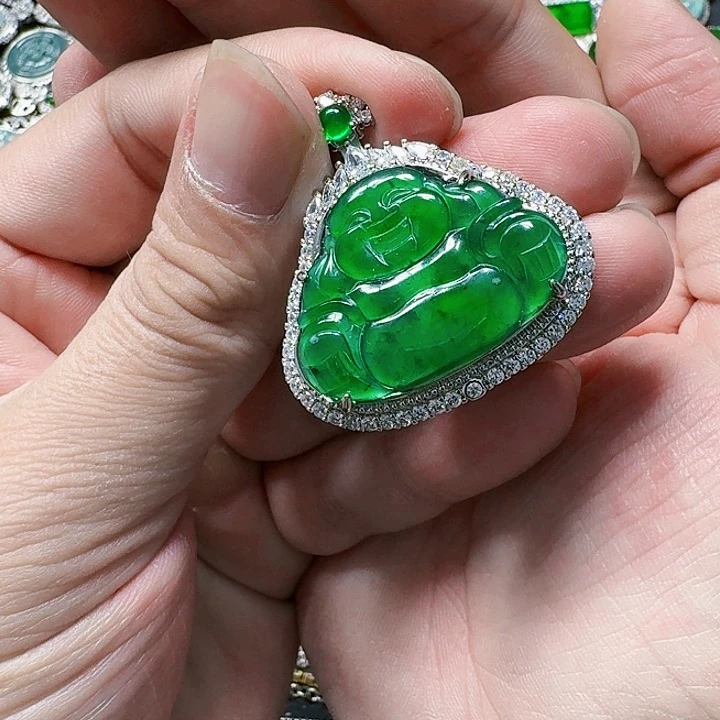 翡翠颈饰未镶嵌天然A货翡翠放漏