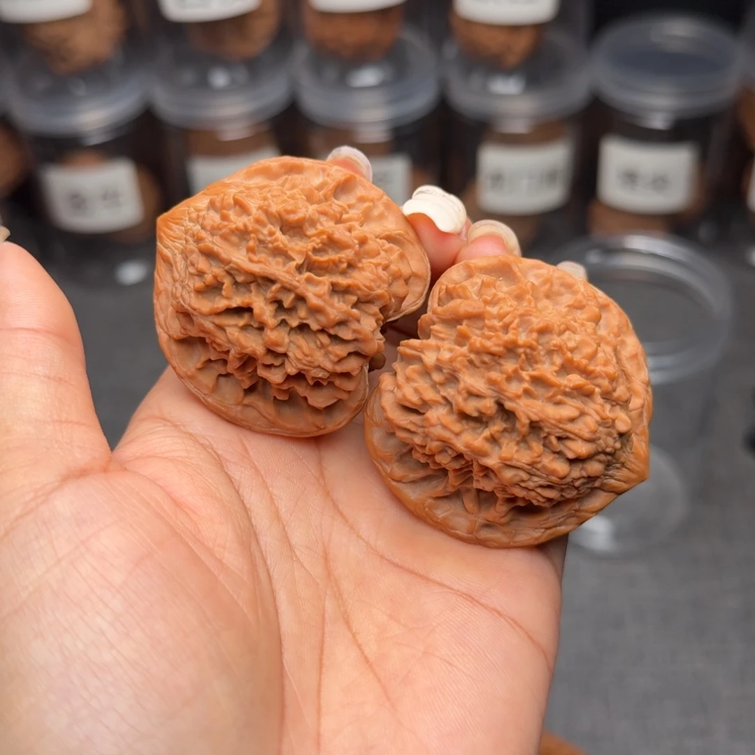 文玩核桃把件桃心星星