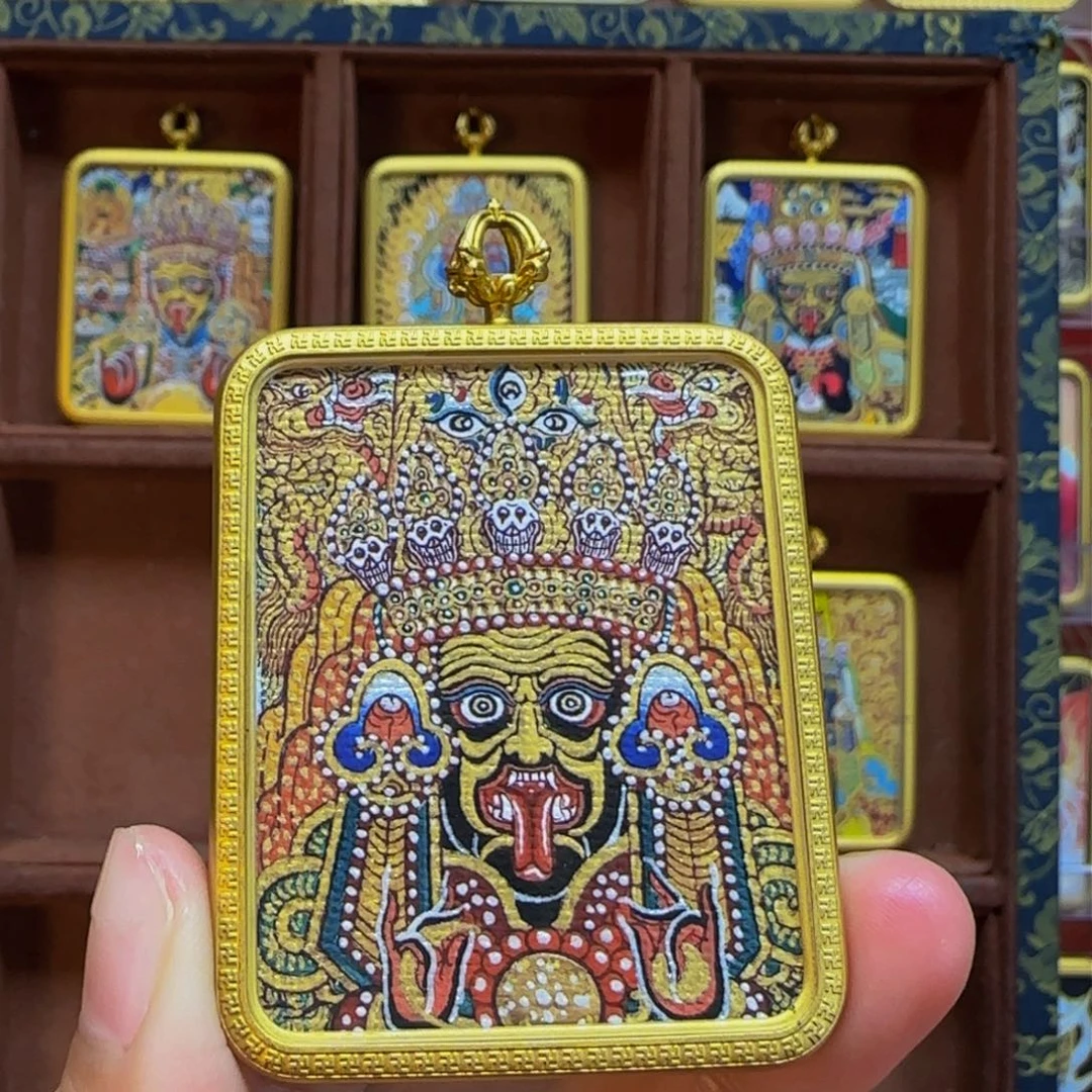 吊坠冯**?扎基拉姆本尊。