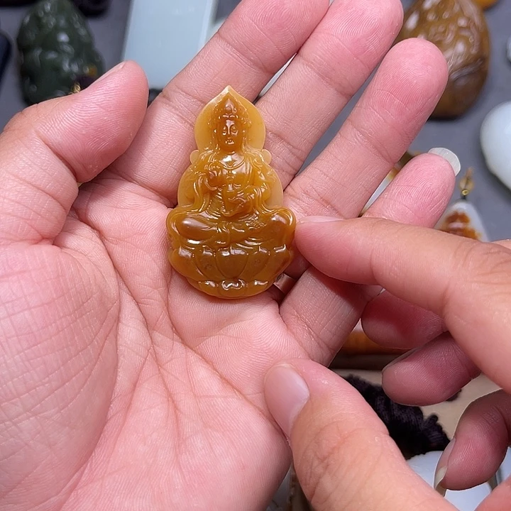 明***付颈饰未镶嵌和田玉