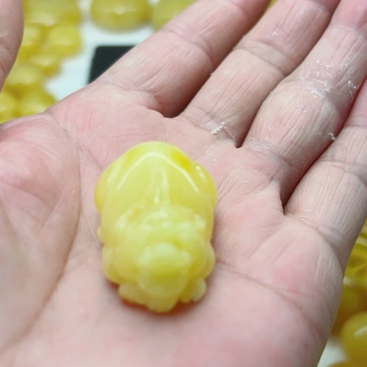 琥珀（矿物珀）未镶嵌裸石