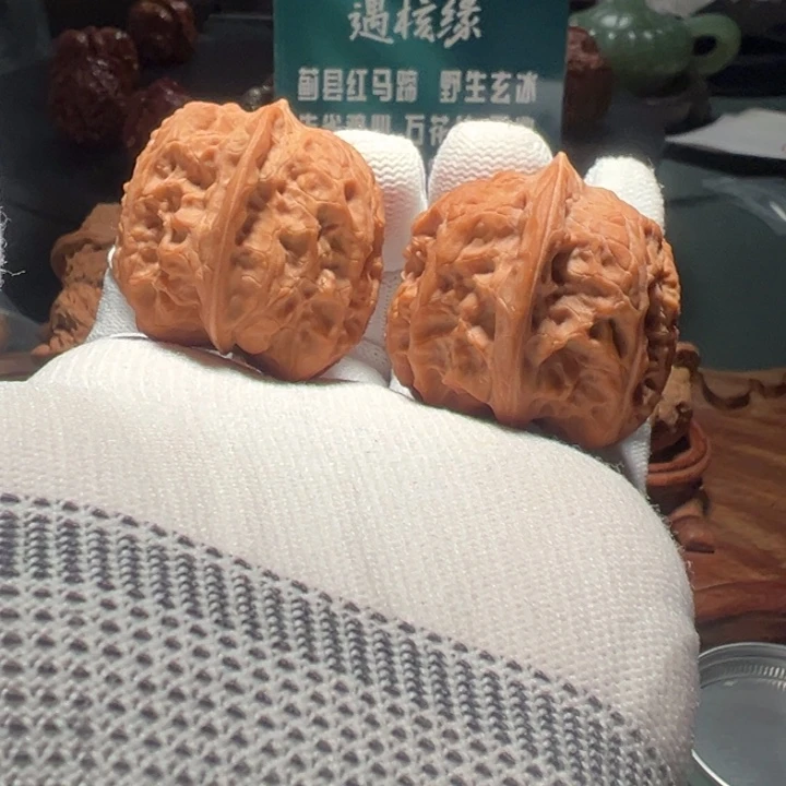 凤***_文玩核桃吊坠玄冰1260