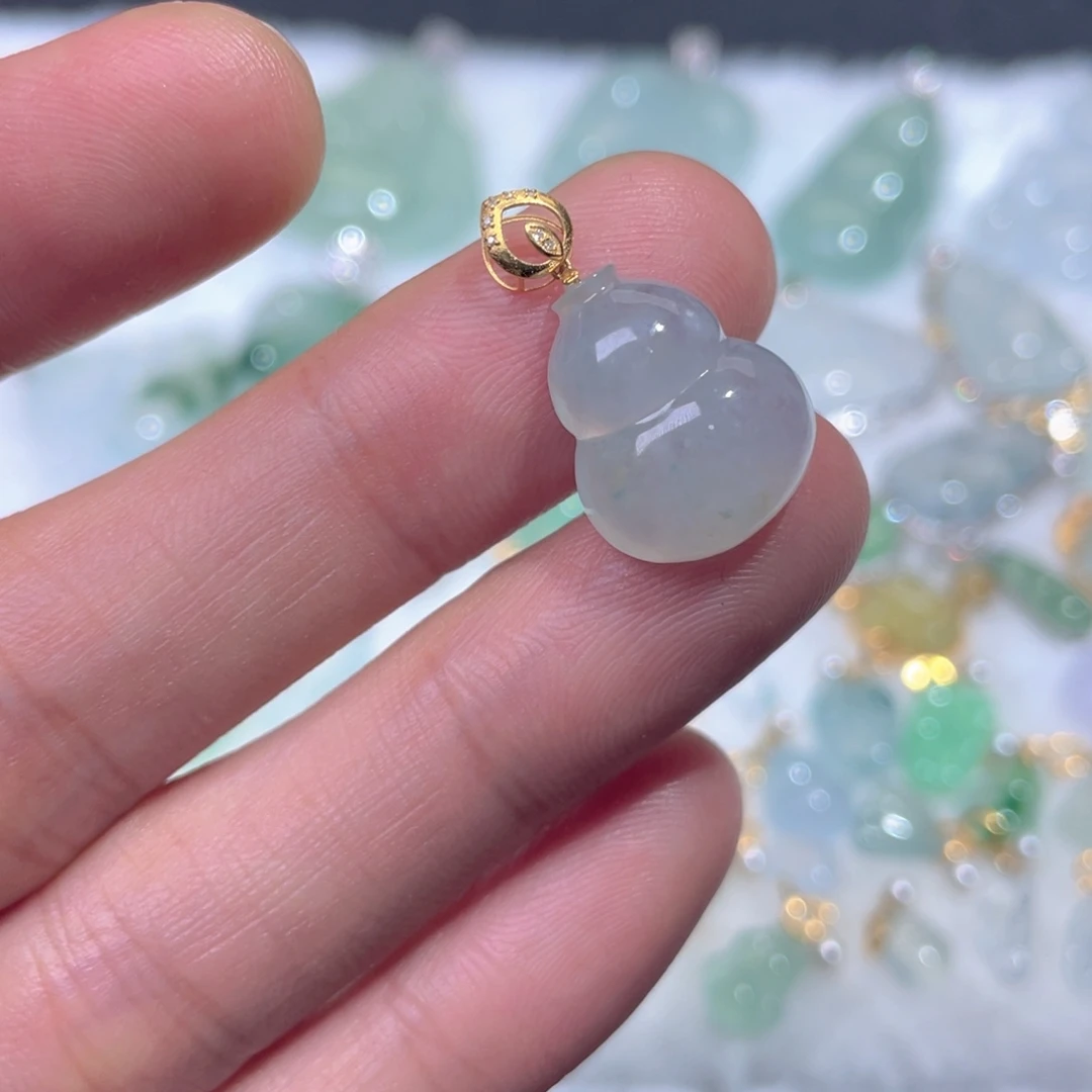 颈饰18K金镶嵌翡翠翡翠