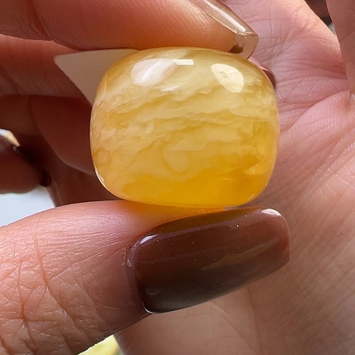 蜜蜡未镶嵌珠宝奇石