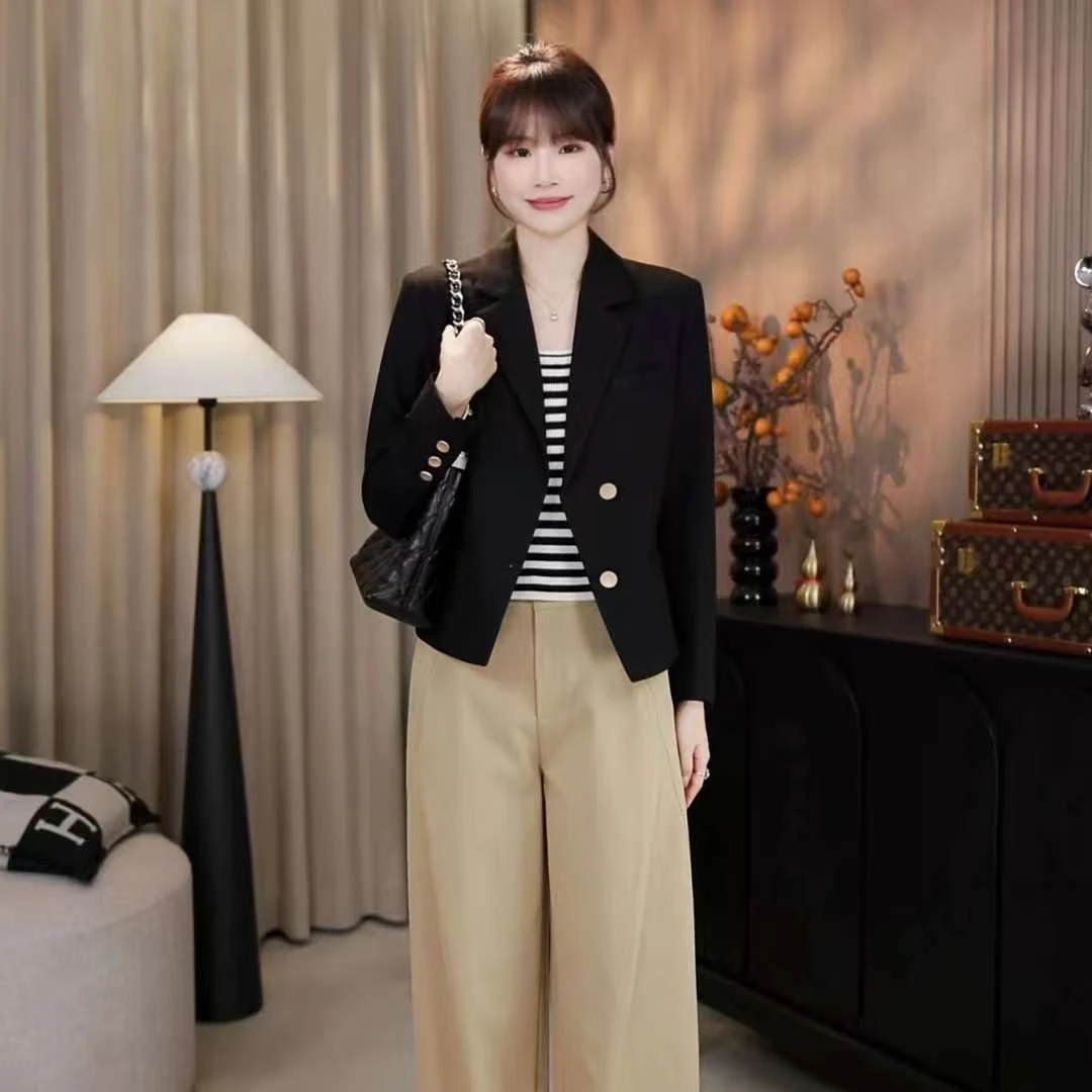 短款两粒扣气质西服剪裁设计感显瘦分割线时尚西装外套女春秋季