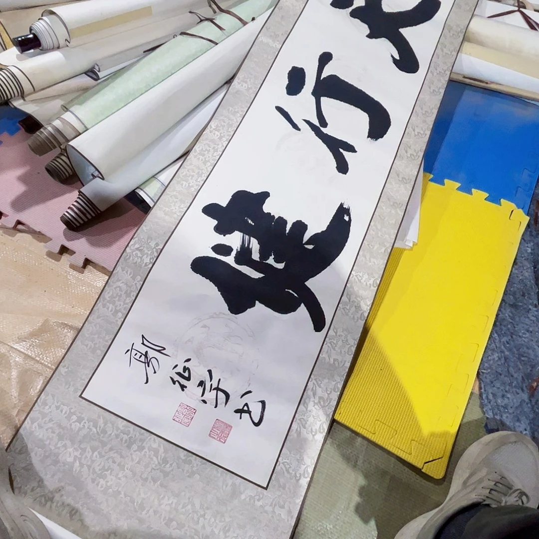 摆件，轴坏，破损，水渍都是正常