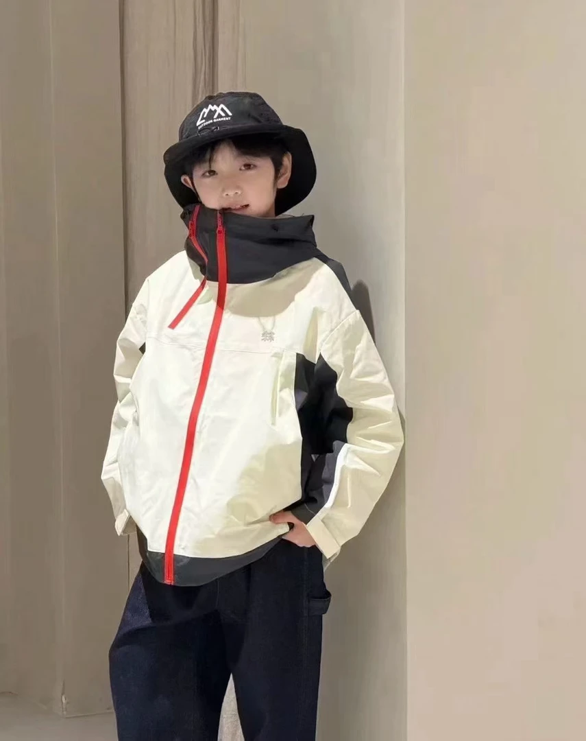 2025春季新款儿童冲锋衣男童女童连帽户外风衣外套