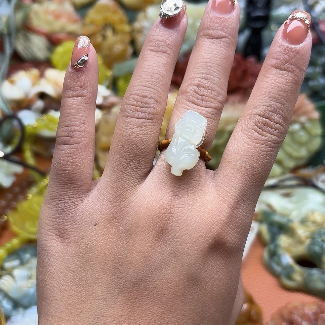 蛇纹石玉未镶嵌吊坠